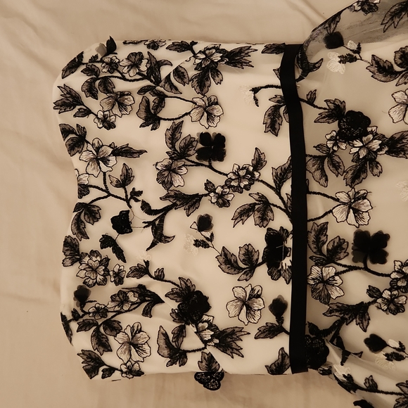 Marchesa notte embroidered tulle midi gown - Picture 7 of 8